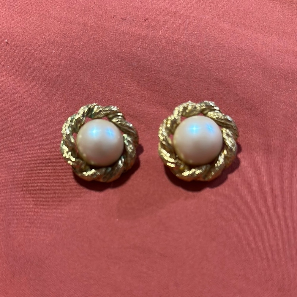 St. John vintage clip Gold earrings with faux White pearl
